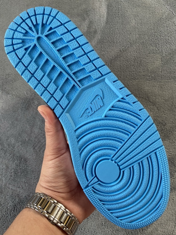 Air Jordan 1 Mid Laser Blue