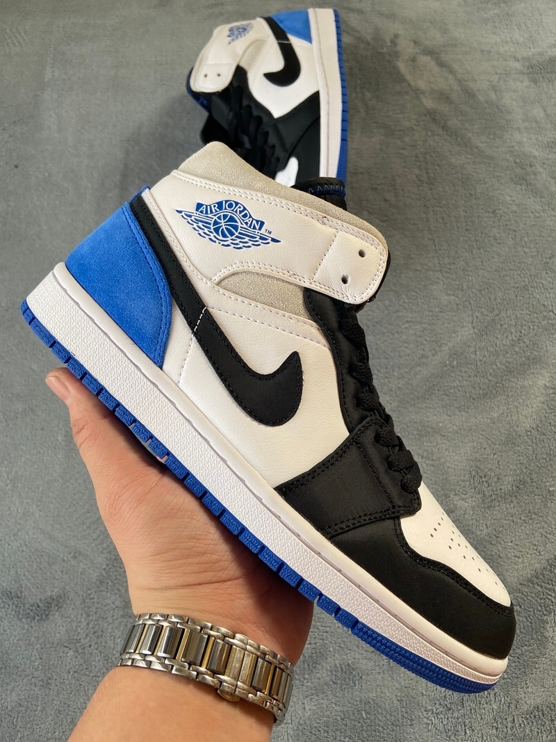 Air Jordan 1 Mid SE Union Royal