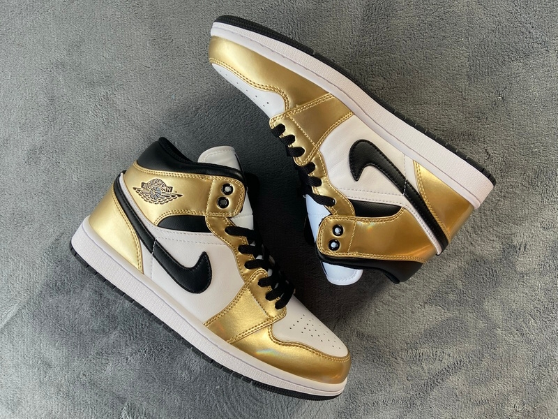 Air Jordan 1 Mid SE Metallic Gold