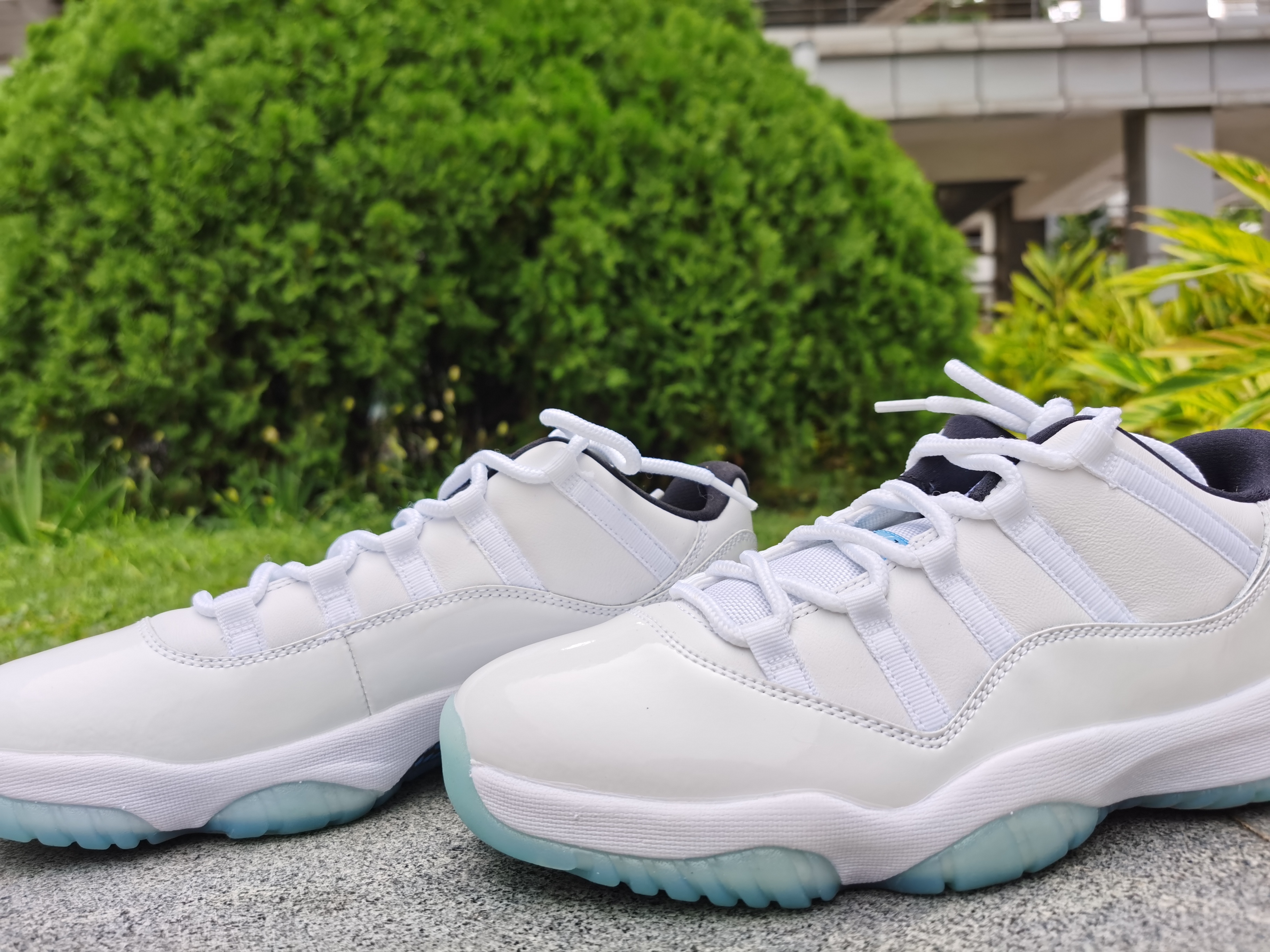 Air Jordan 11 Retro Low Legend Blue AV2187-117