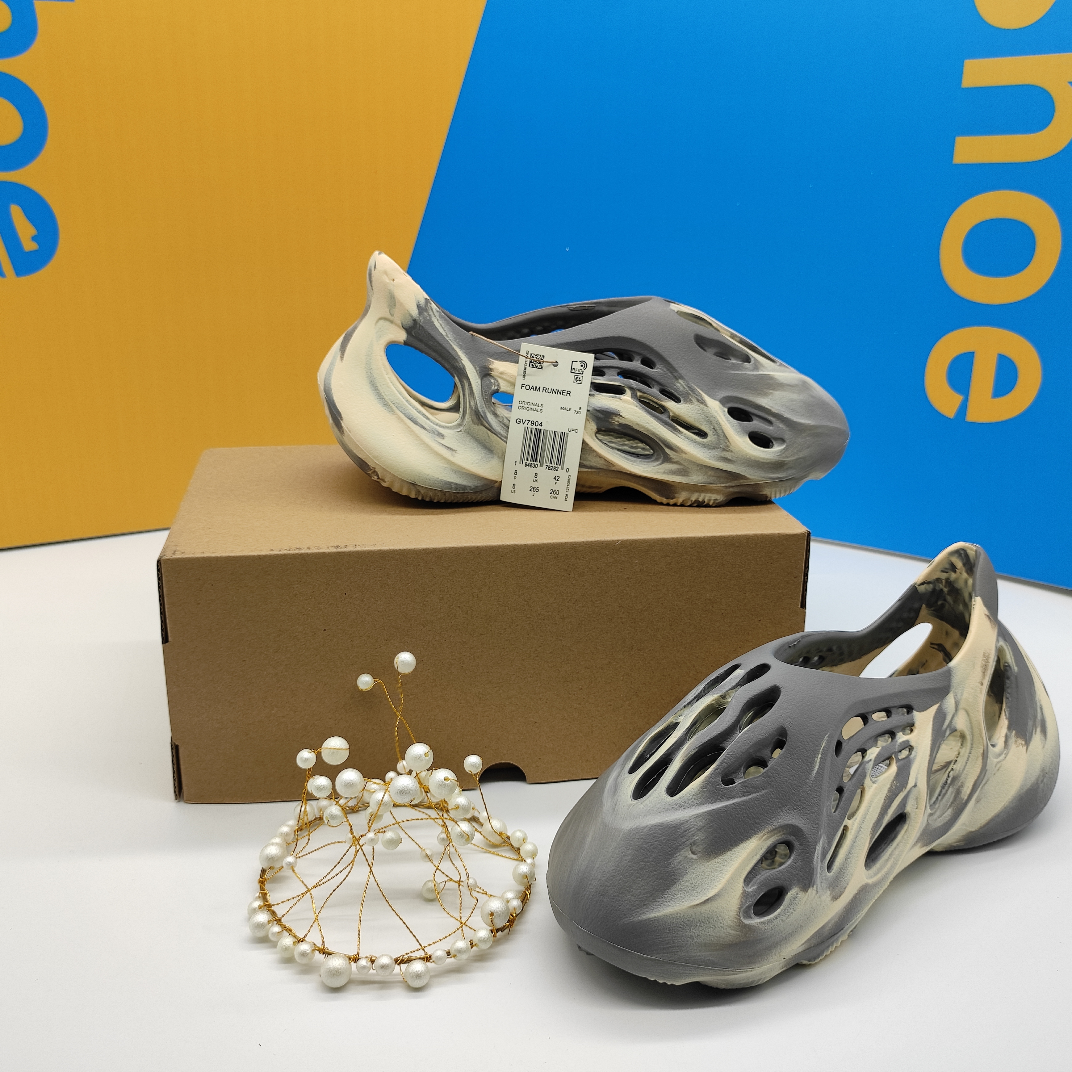 Yeezy Foam Runner MXT Moon Grey GV7904