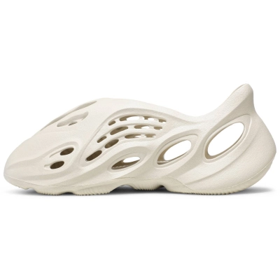 Yeezy Foam Runner Ararat G55486 01