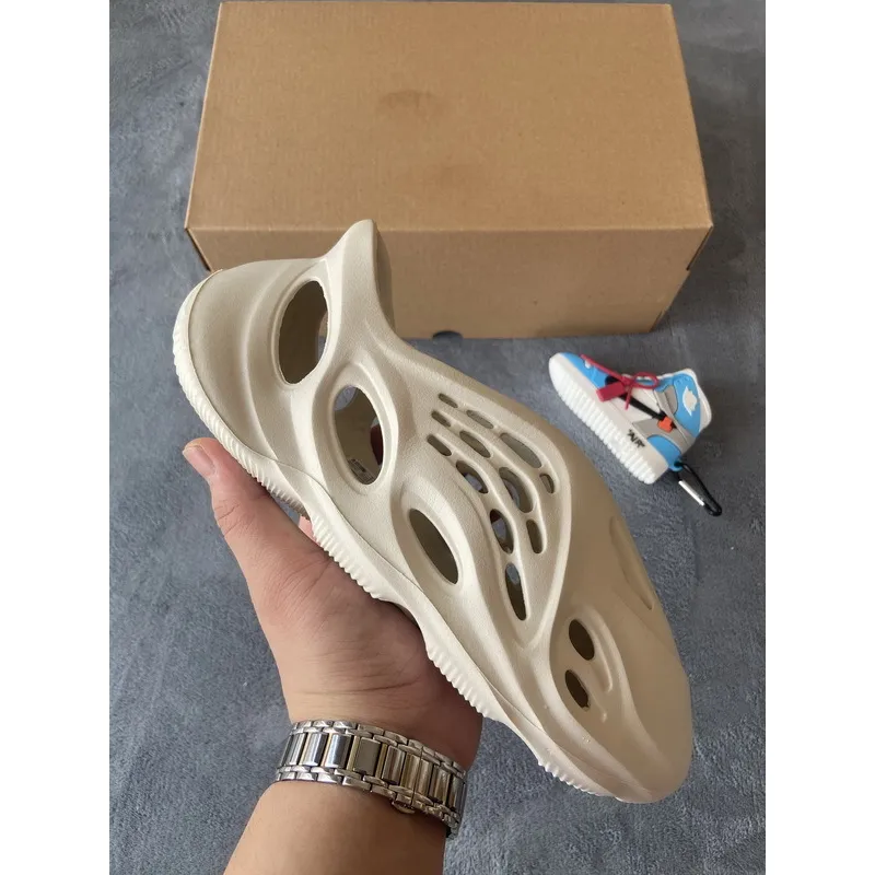 Yeezy Foam Runner Ararat 