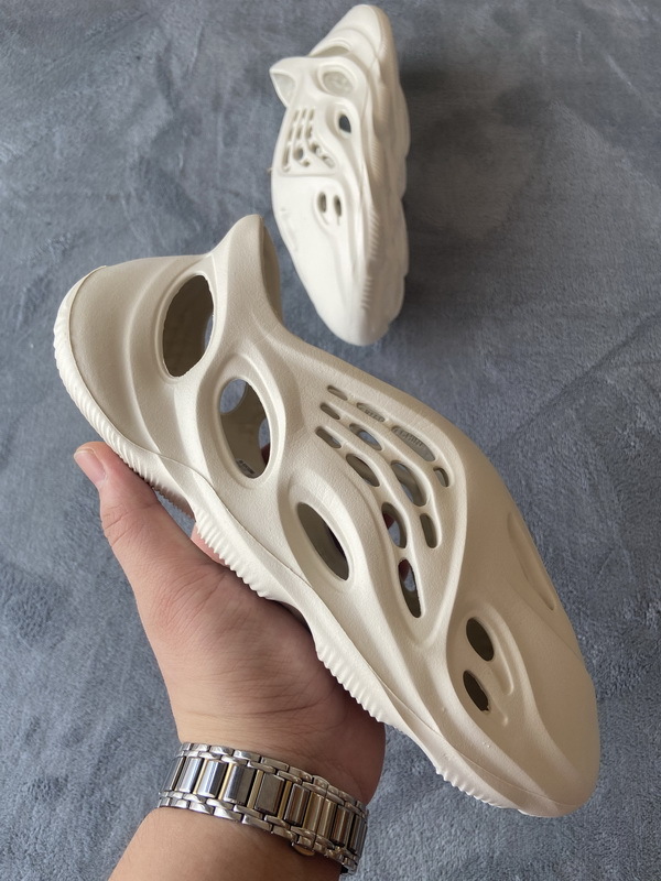 Yeezy Foam Runner Ararat 