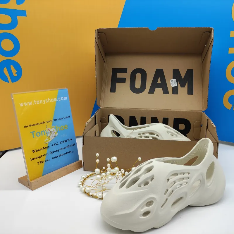Yeezy Foam Runner Sand FY4567