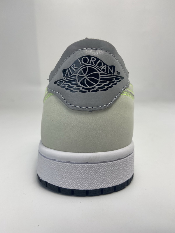 Air Jordan 1 Low OG Ghost Green