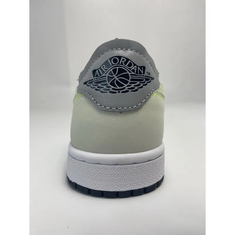 Air Jordan 1 Low OG Ghost Green