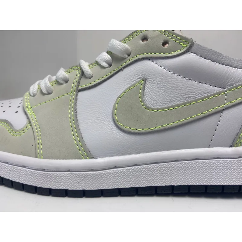 Air Jordan 1 Low OG Ghost Green