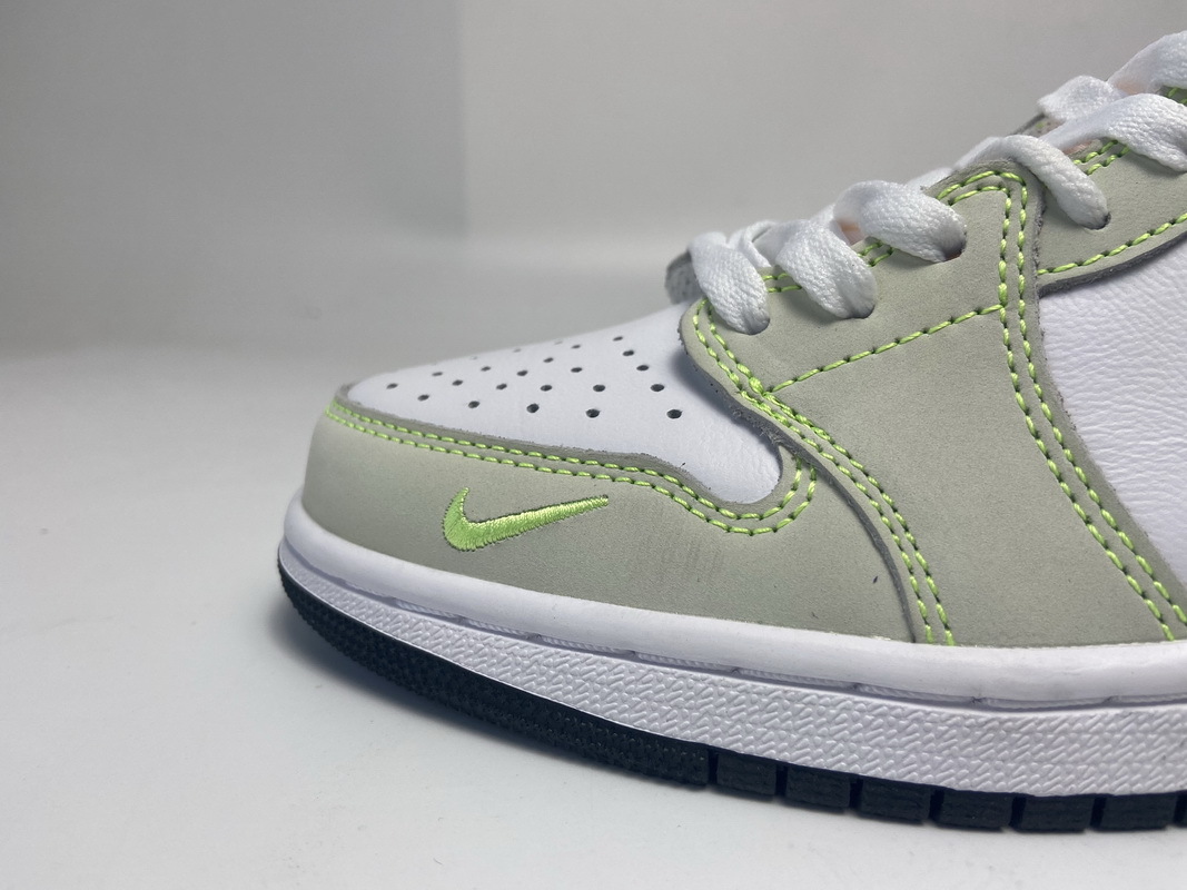Air Jordan 1 Low OG Ghost Green