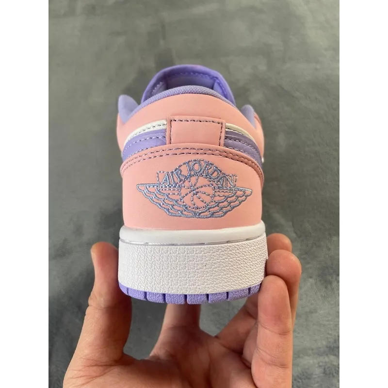 Air Jordan 1 Low SE Arctic Punch