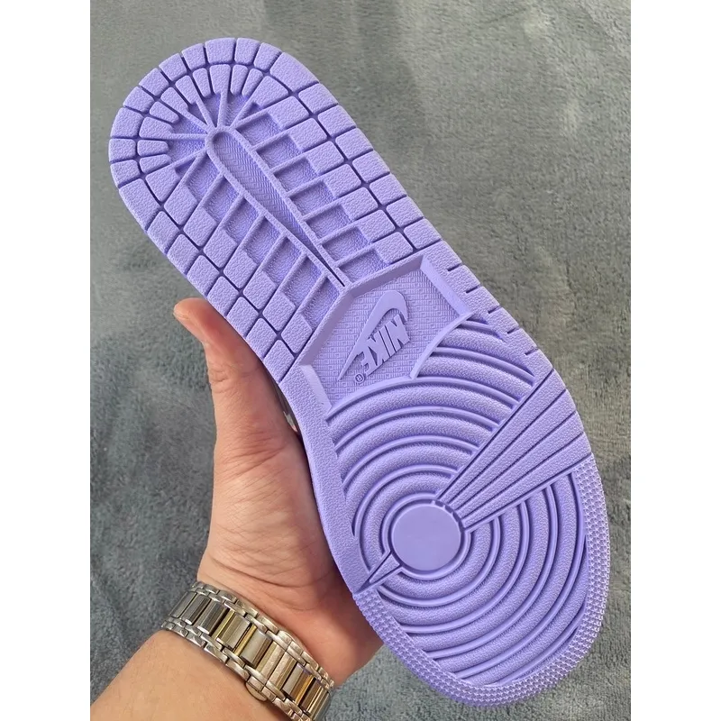 Air Jordan 1 Low SE Arctic Punch