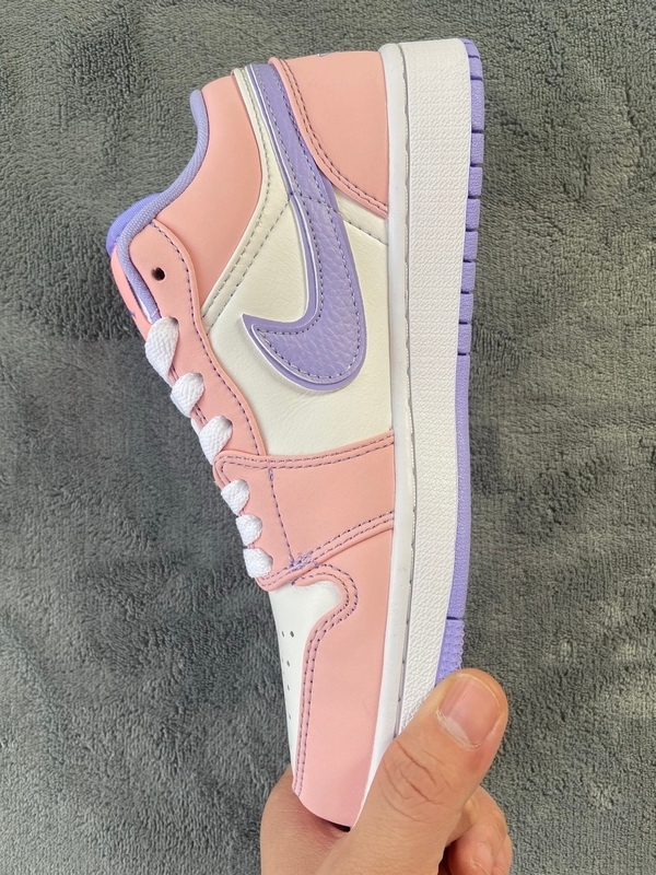 Air Jordan 1 Low SE Arctic Punch