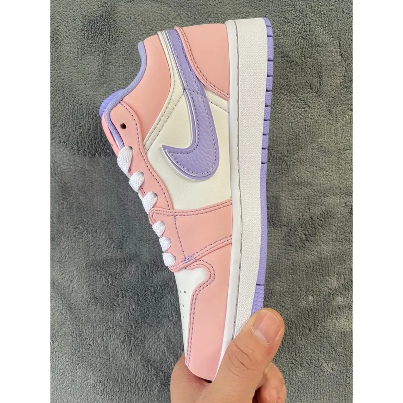 Air Jordan 1 Low SE Arctic Punch