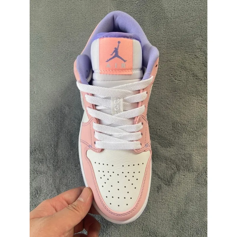 Air Jordan 1 Low SE Arctic Punch