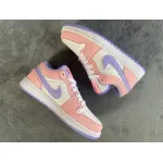 Air Jordan 1 Low SE Arctic Punch