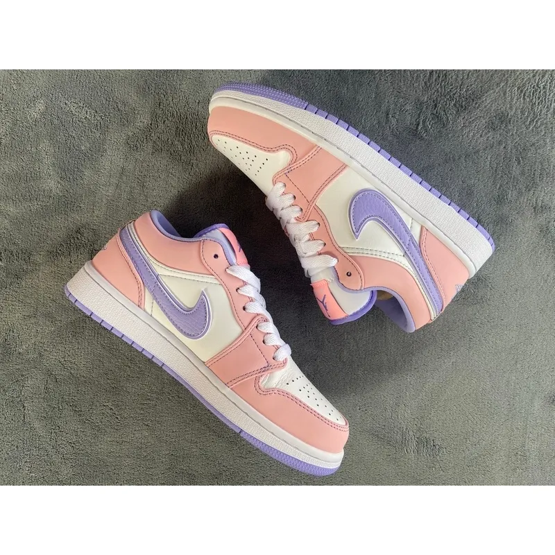Air Jordan 1 Low SE Arctic Punch