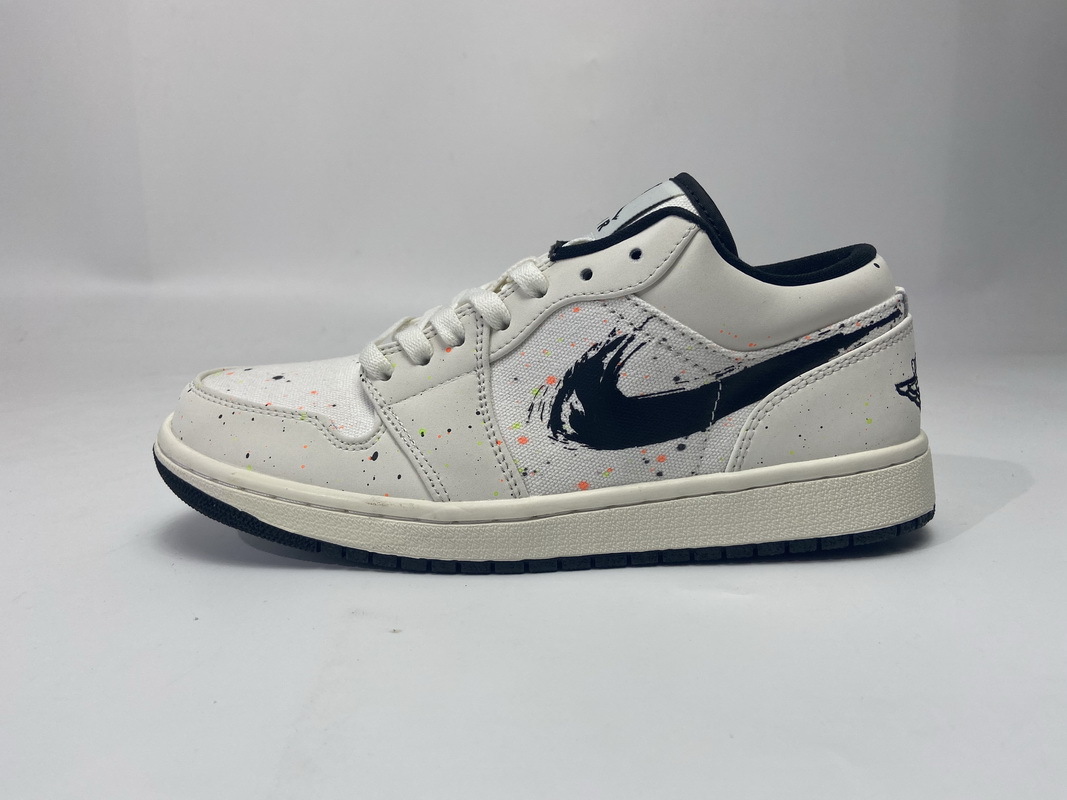 Air Jordan 1 Low SE Paint Splatter