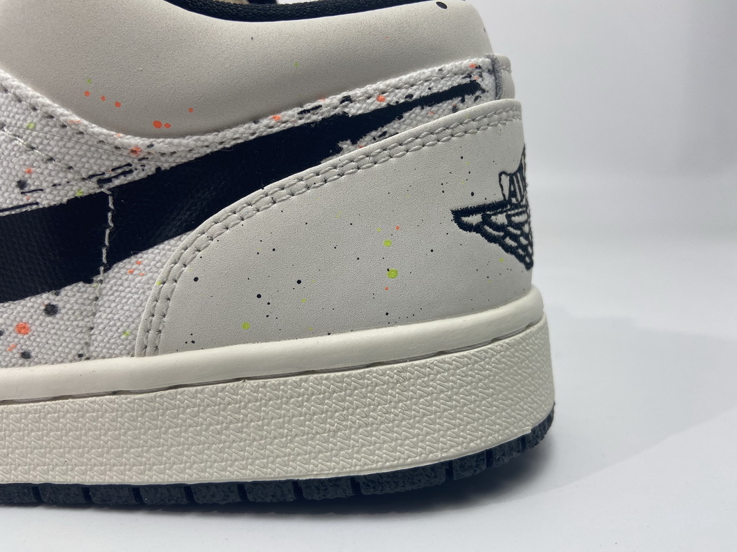Air Jordan 1 Low SE Paint Splatter