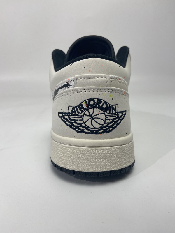 Air Jordan 1 Low SE Paint Splatter