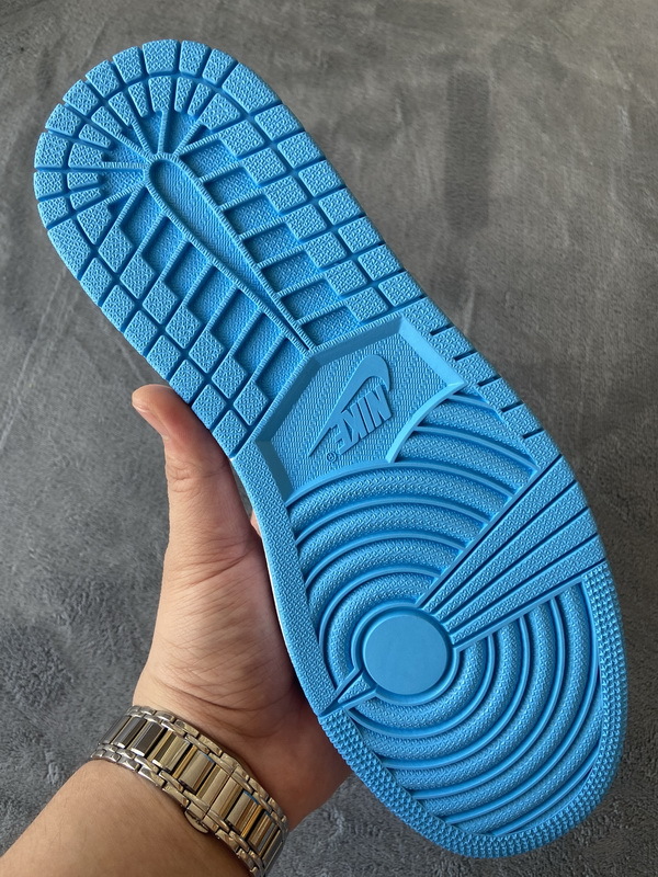 Air Jordan 1 Low UNC