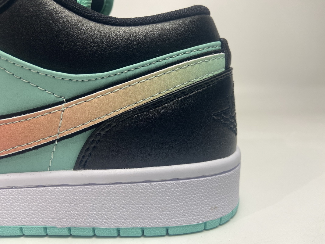Air Jordan 1 Low SE Tropical Twist