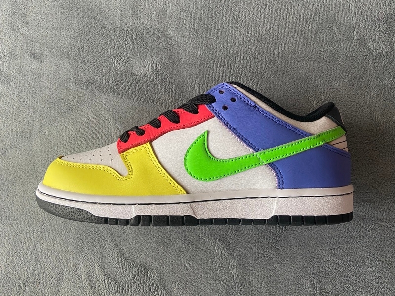 Nike Dunk Low Green Strike