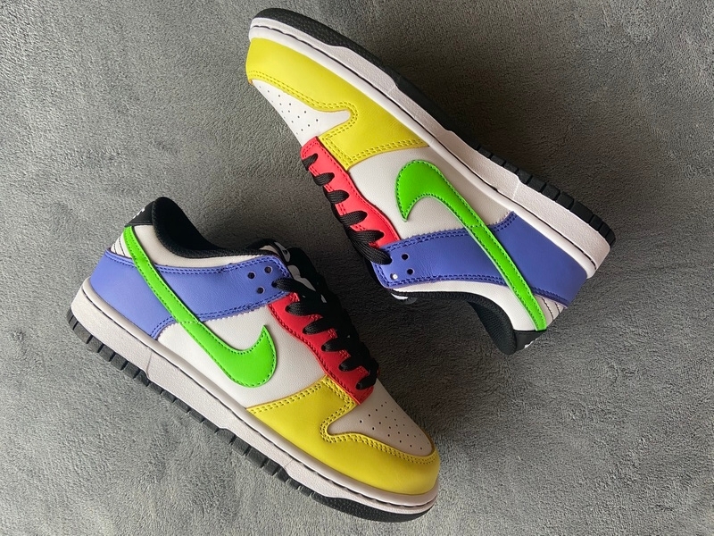 Nike Dunk Low Green Strike