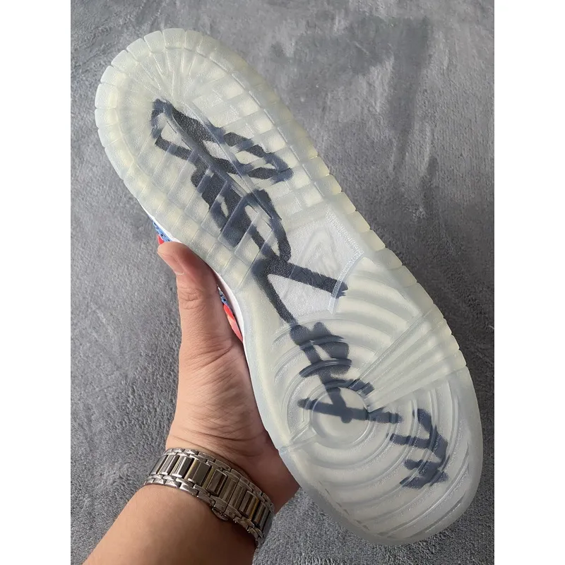 Off White x Futura x Dunk Low SB UNC