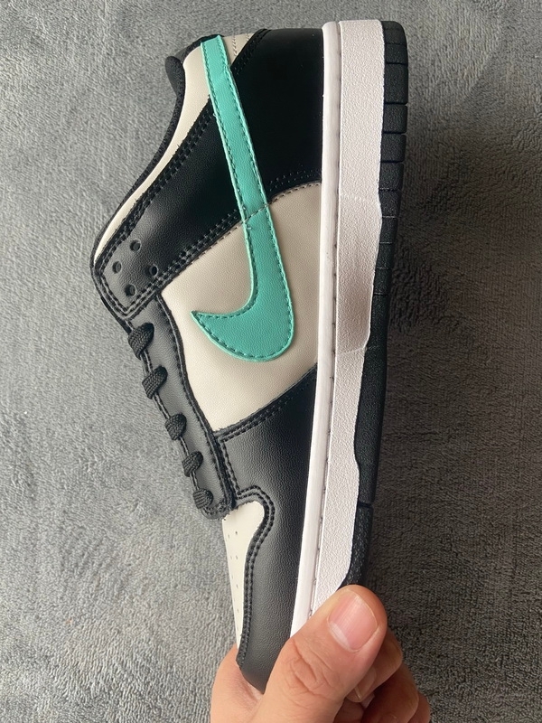Nike Dunk SB Low Tiffany
