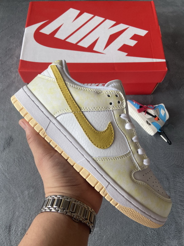 Nike Dunk Low Yellow Strike