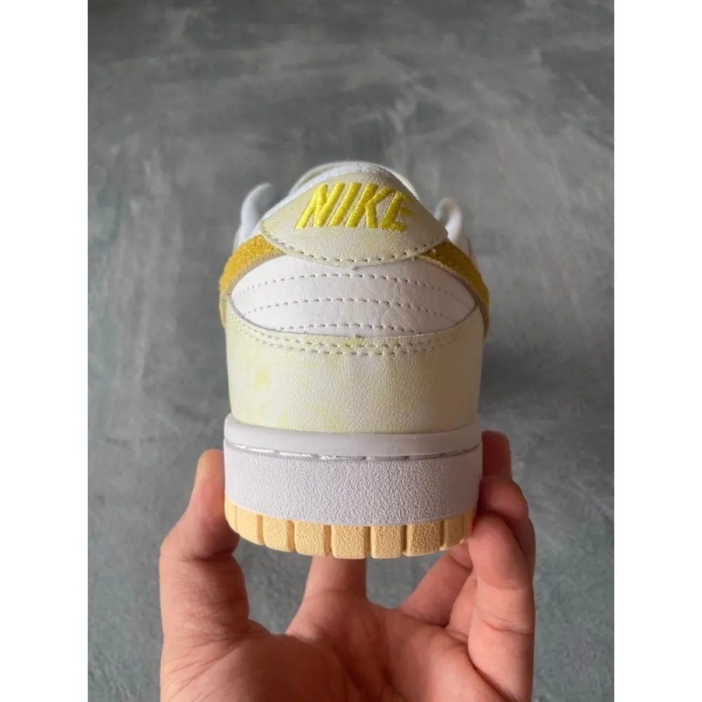 Nike Dunk Low Yellow Strike