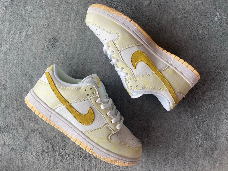 Nike Dunk Low Yellow Strike