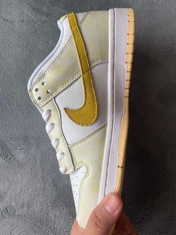 Nike Dunk Low Yellow Strike