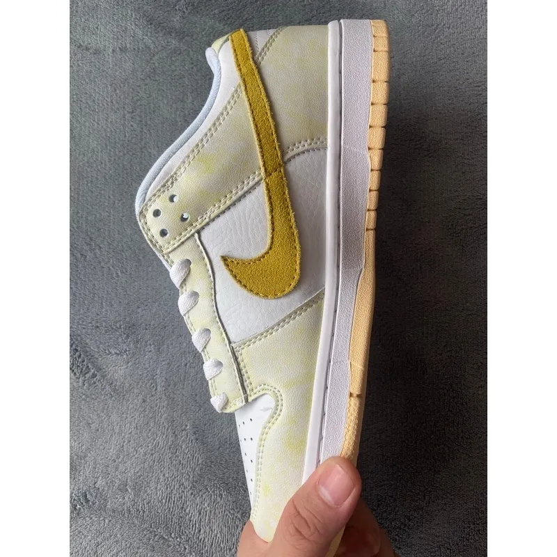 Nike Dunk Low Yellow Strike