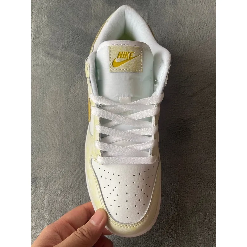 Nike Dunk Low Yellow Strike