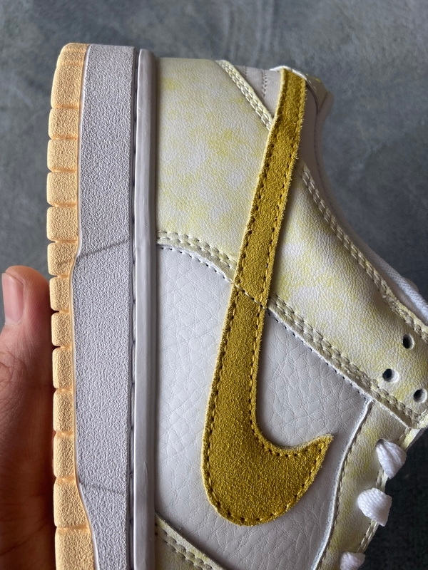 Nike Dunk Low Yellow Strike