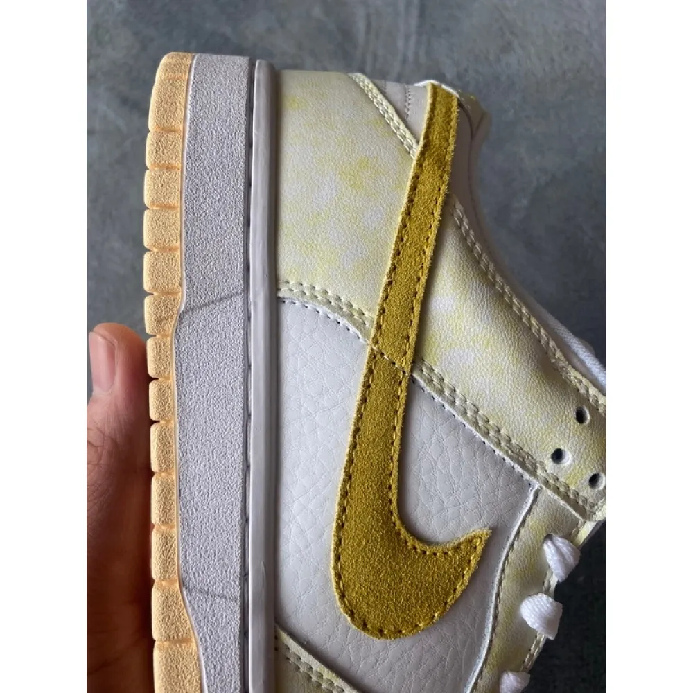 Nike Dunk Low Yellow Strike
