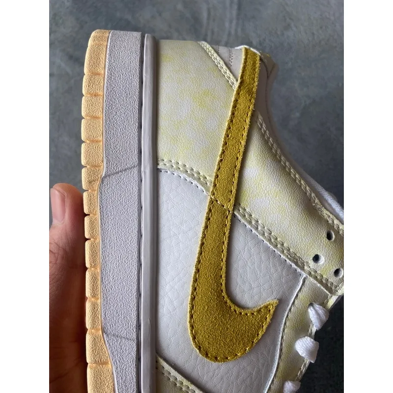 Nike Dunk Low Yellow Strike