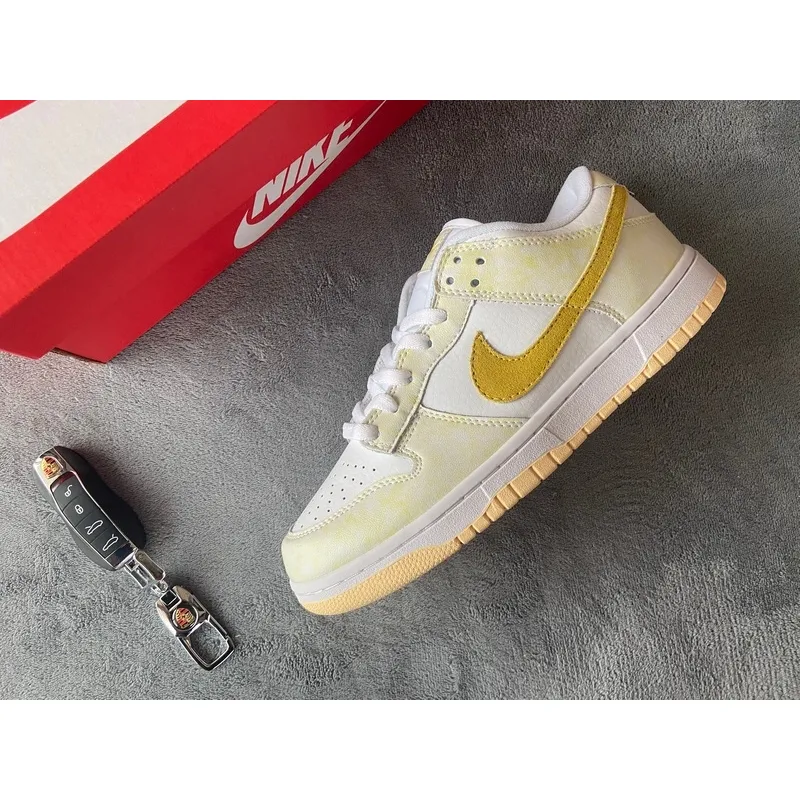 Nike Dunk Low Yellow Strike