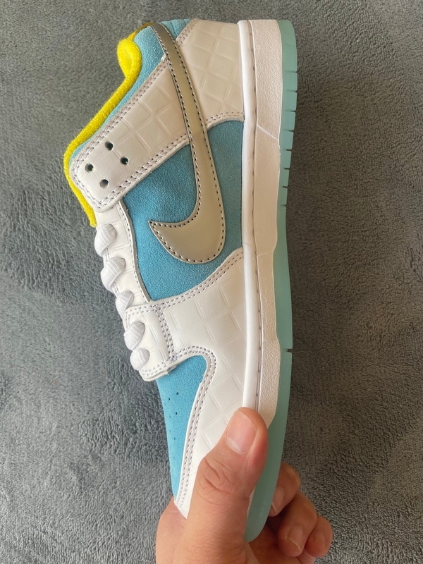 FTC X Nike SB Dunk Low Pro Lagoon Pulse