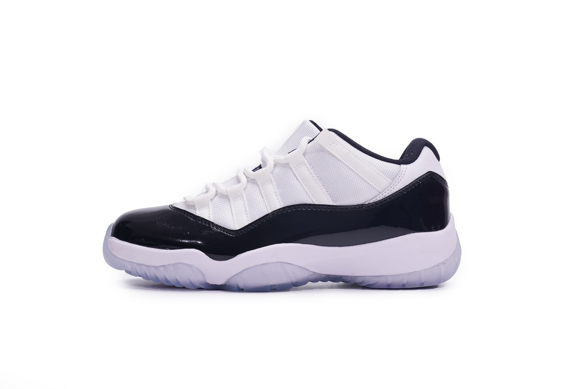 Air Jordan 11 Retro Low Concord