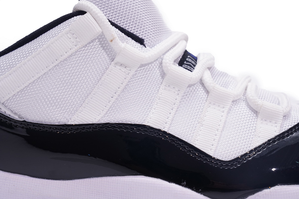 Air Jordan 11 Retro Low Concord