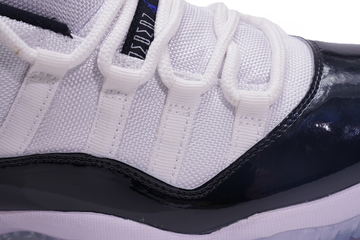 Air Jordan 11 Retro Low Concord