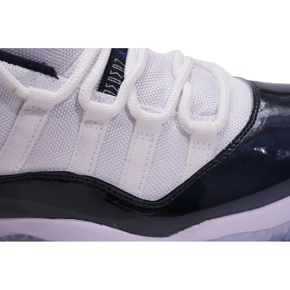 Air Jordan 11 Retro Low Concord