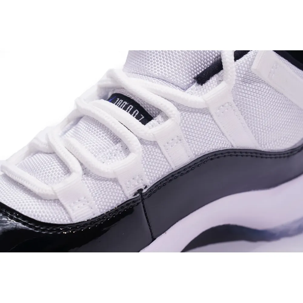 Air Jordan 11 Retro Low Concord