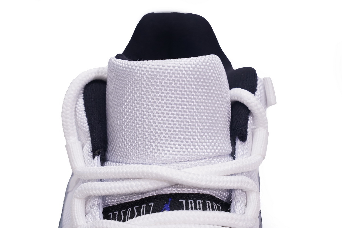 Air Jordan 11 Retro Low Concord