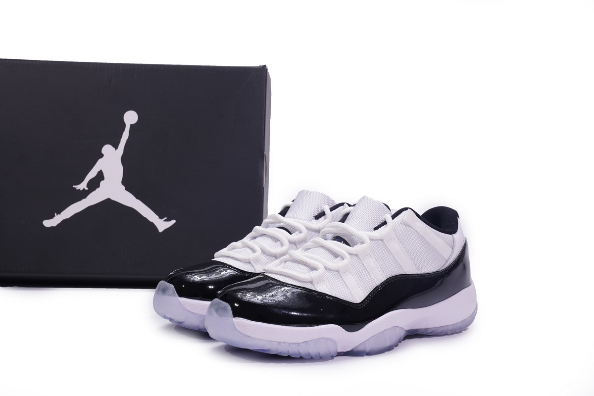 Air Jordan 11 Retro Low Concord