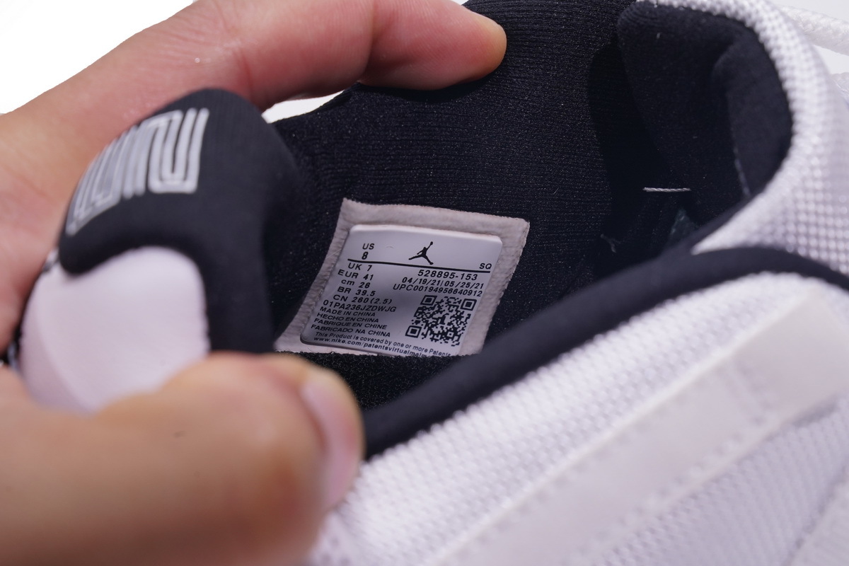 Air Jordan 11 Retro Low Concord