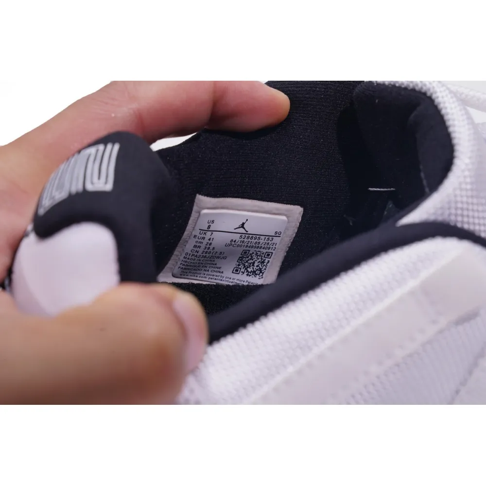 Air Jordan 11 Retro Low Concord
