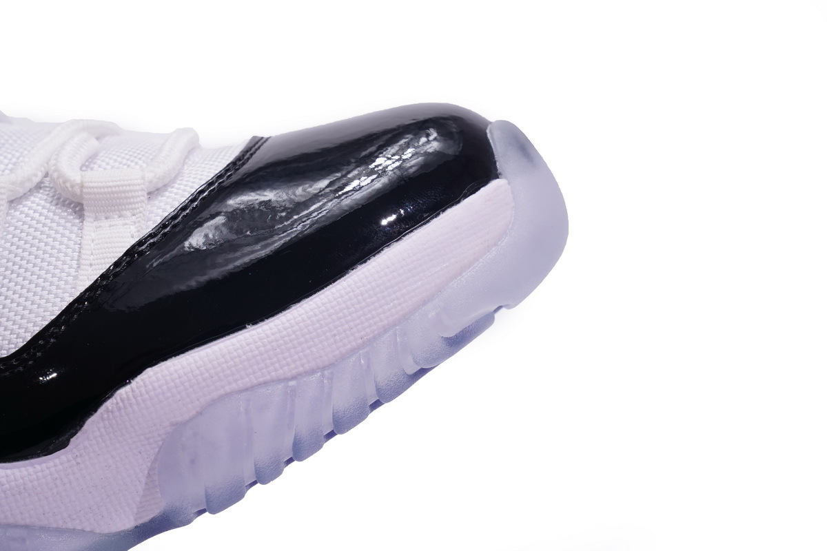 Air Jordan 11 Retro Low Concord